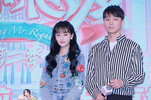 娱乐圈吃瓜二人,娱乐圈“瓜王”与“瓜后”的甜蜜邂逅